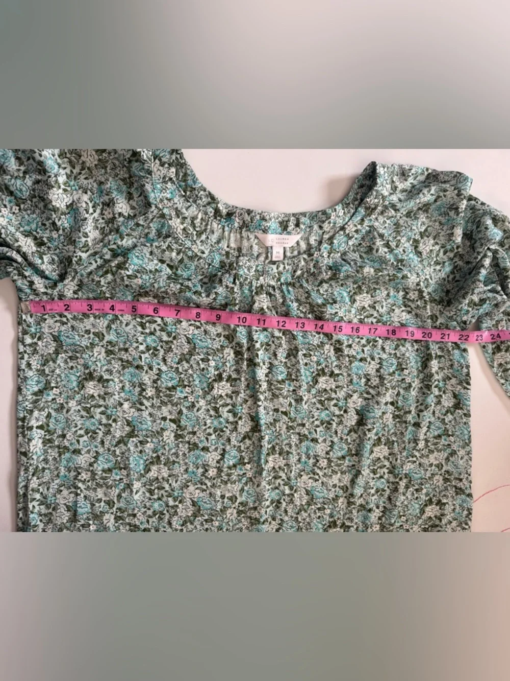 Lauren Conrad Flowy Floral Print Women's Blouse Size Medium - Picture 7 of 9